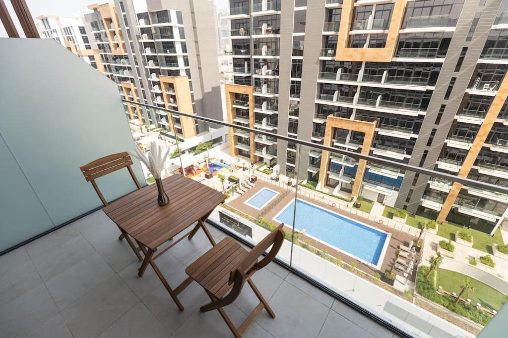 Inviting In Azizi Riviera, Close To Downtown *