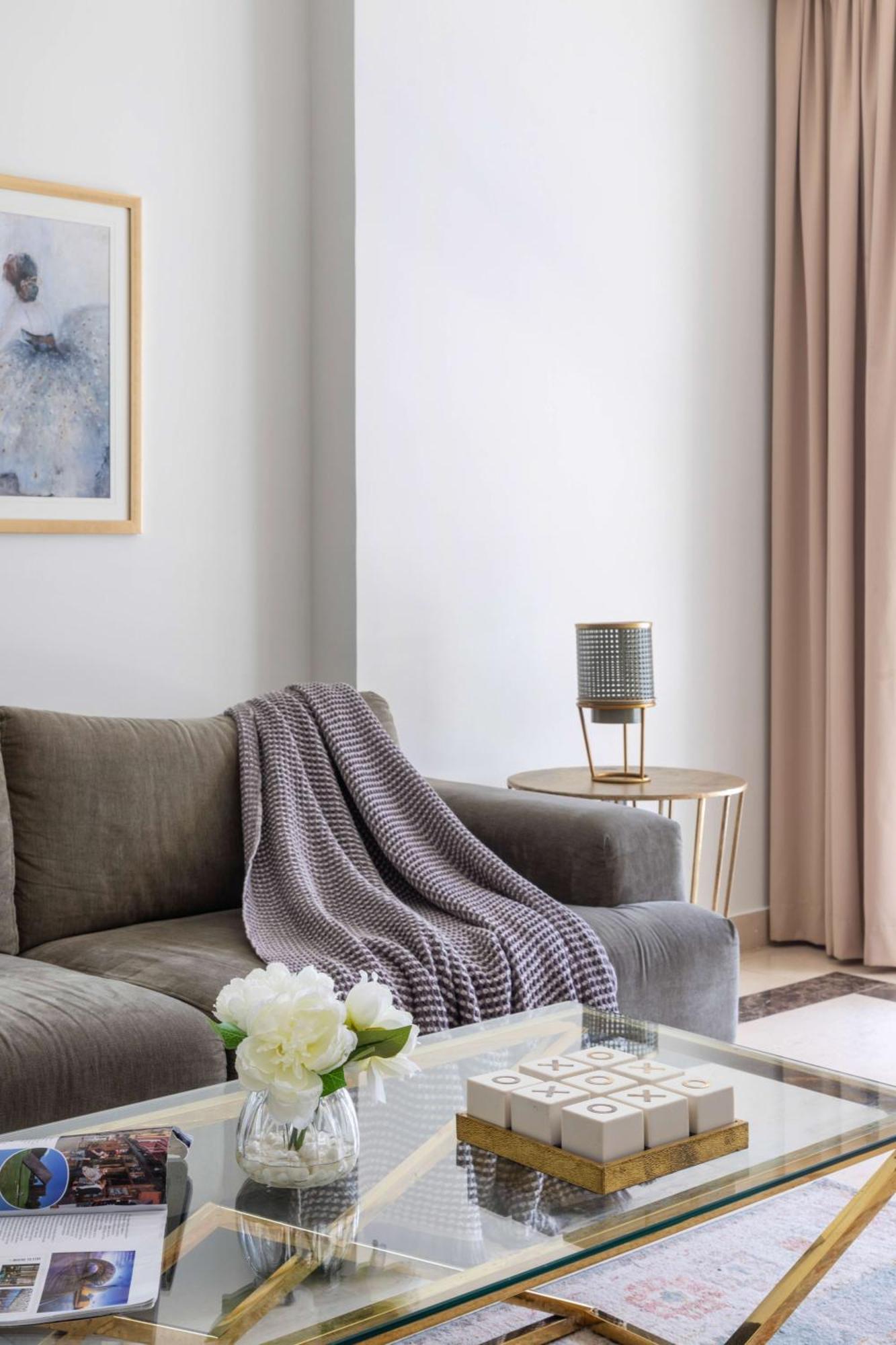 Frank Porter - Mon Reve Apartemen