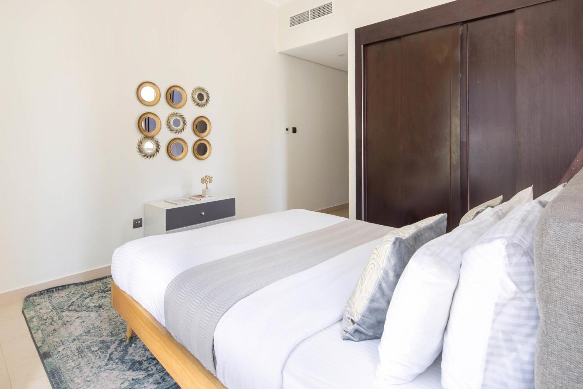 Frank Porter - Mon Reve Apartemen