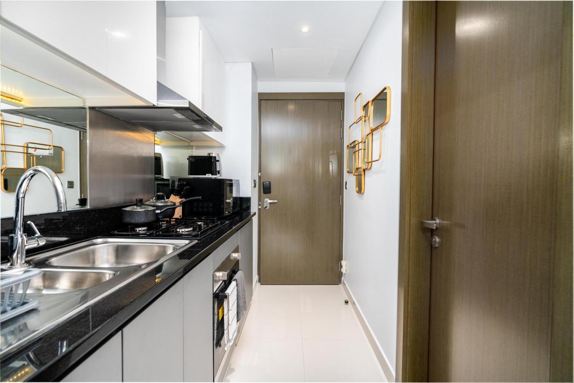 White Sage - Premium Furnished With Large Balcony Apartamento *