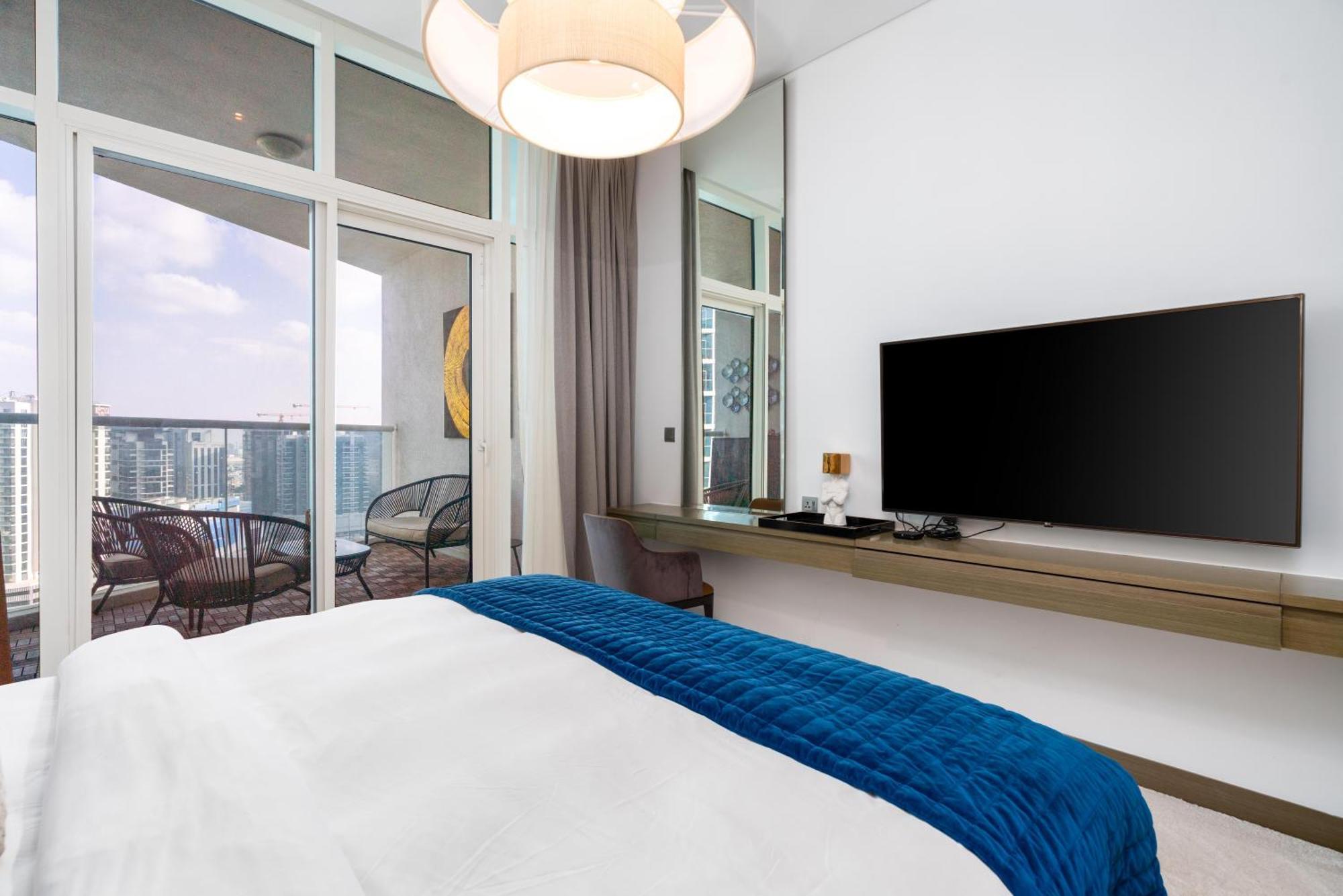 White Sage - Premium Furnished With Large Balcony Apartamento