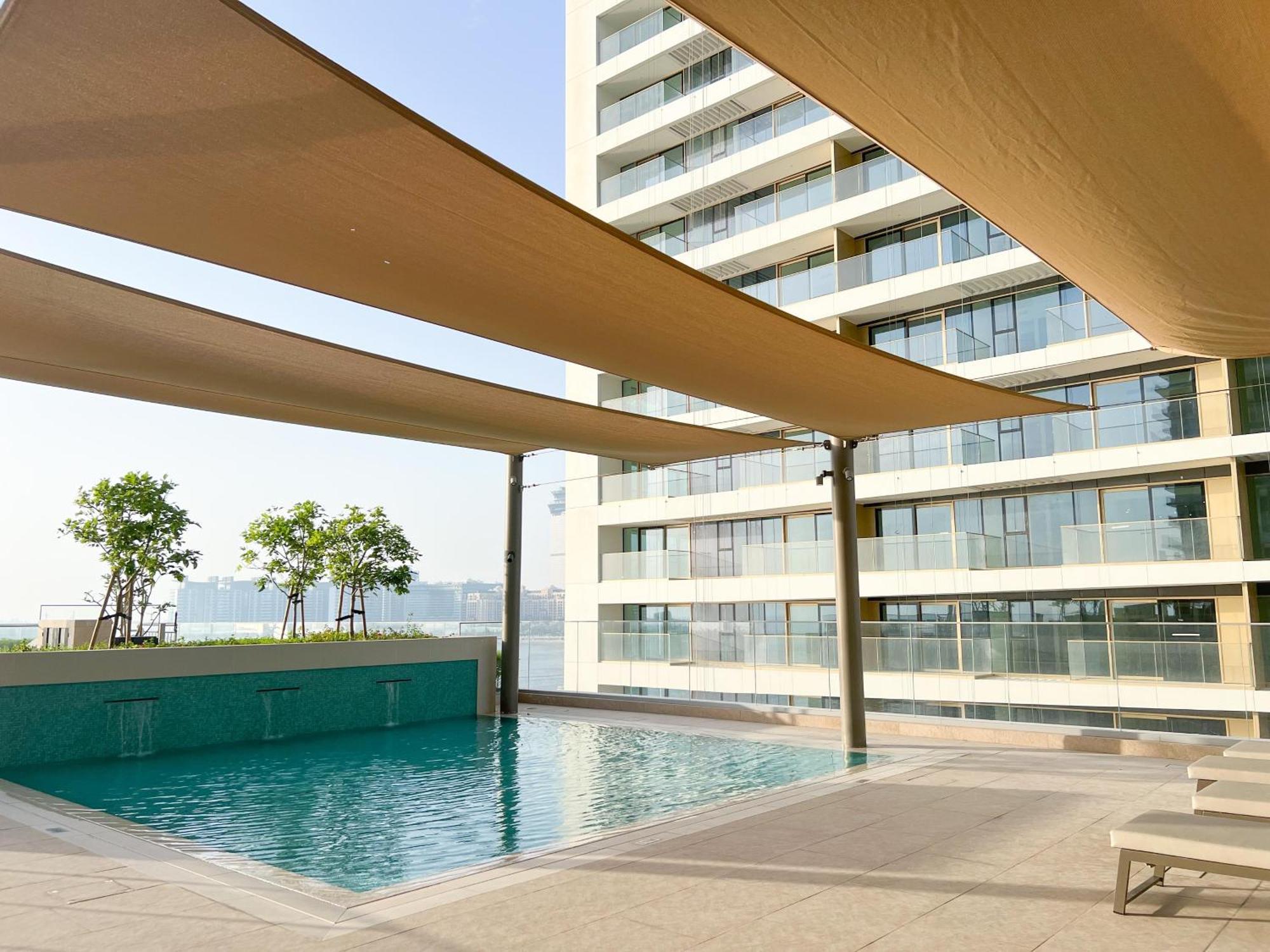 2br Beachfront Gem With Dazzling Views Of The Palm Lejlighed Dubai