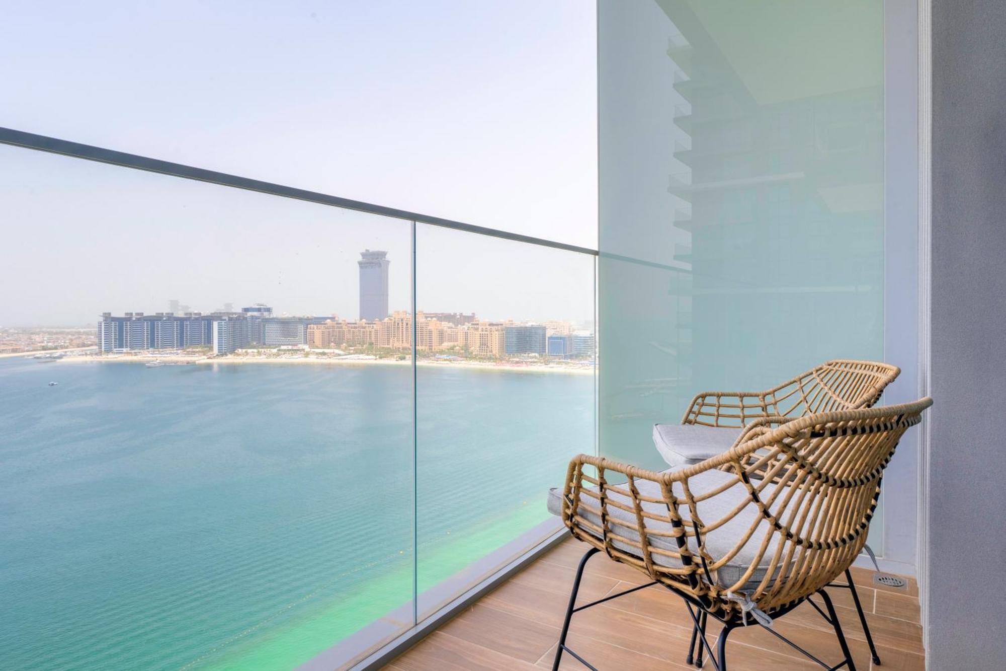 2br Beachfront Gem With Dazzling Views Of The Palm Lejlighed *