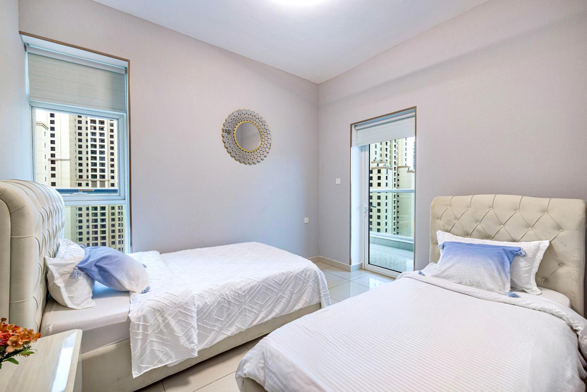 5 Star Serviced With Beach Access In The Heart Of Marina Free Welcome Gift Box Upon Arrival *
