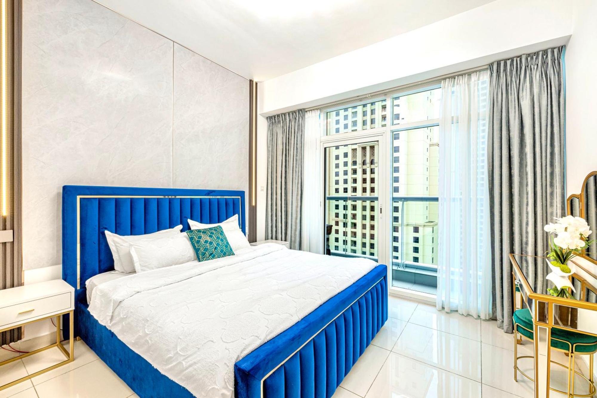 5 Star Serviced With Beach Access In The Heart Of Marina Free Welcome Gift Box Upon Arrival * Dubai
