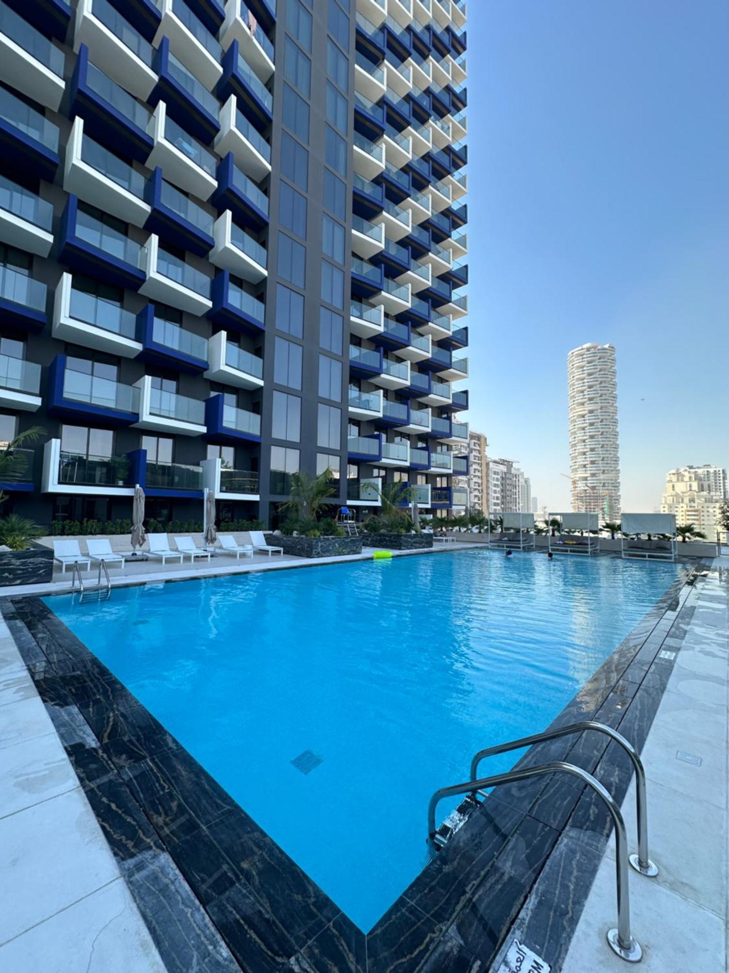 Apartamento Izzzi, Binghatti Crest Dubái