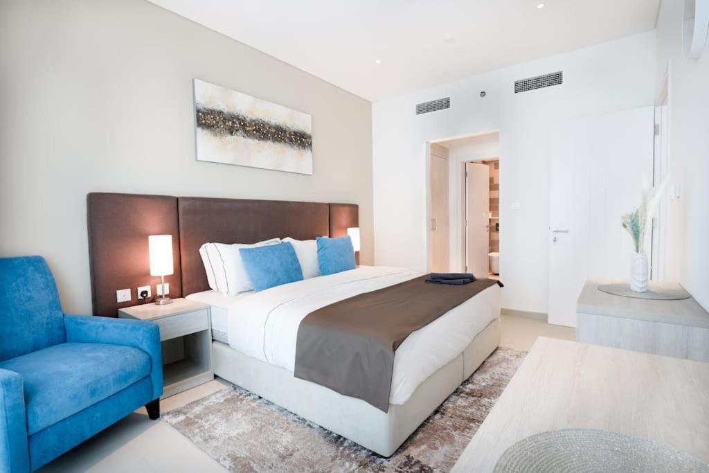 Apartemen Spacious & Modern 2br In Seven Palm *