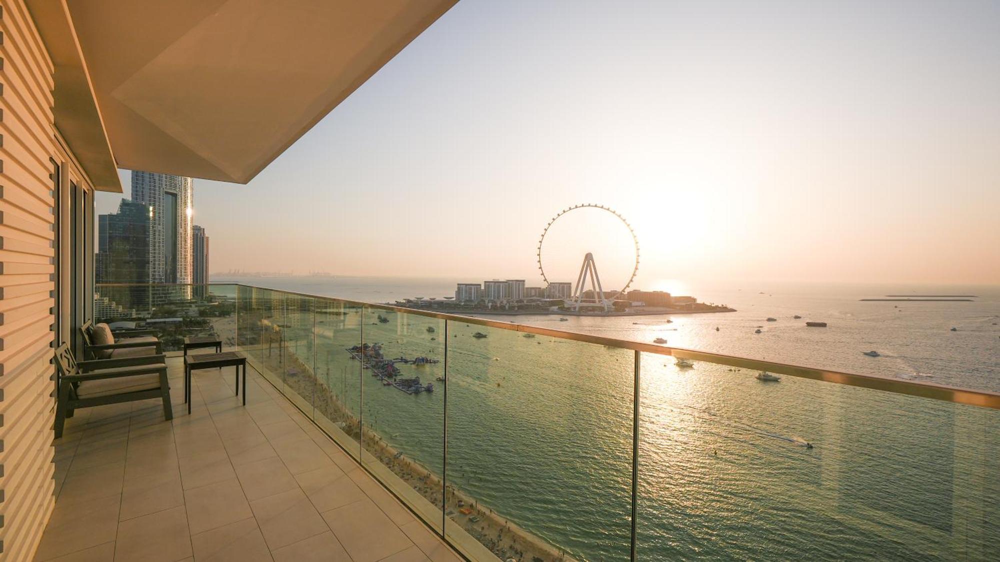 Spacious La Vie 3br With Private Access By Anw Appartement