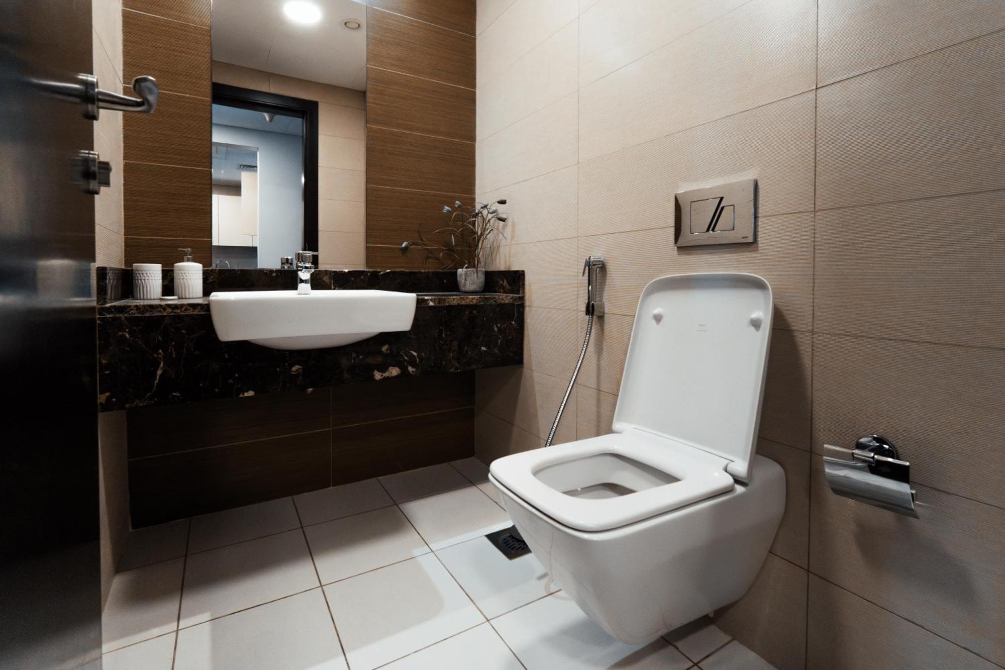 Izzzi - One Bedroom Apartment, Sparkle Tower