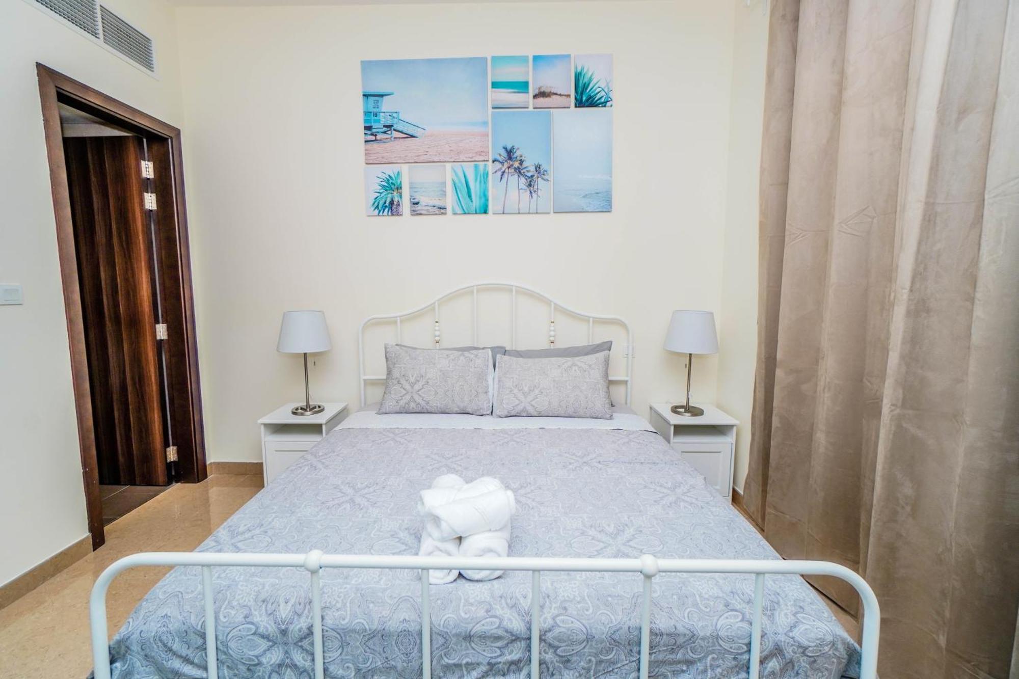 1 Bedroom Apt, Miracle Garden With Rooftop Pool, King Bed, Gym,100mbps *