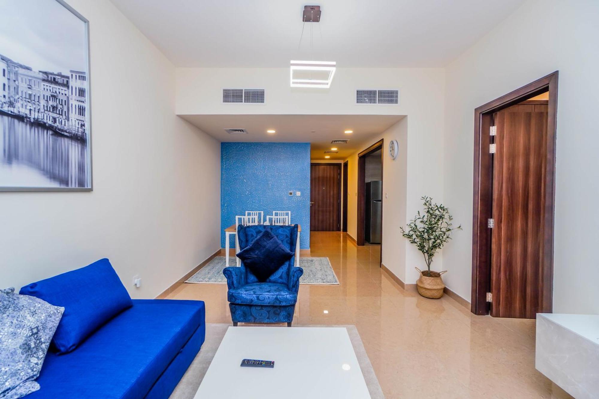 Apartment 1 Bedroom Apt, Miracle Garden With Rooftop Pool, King Bed, Gym,100mbps *