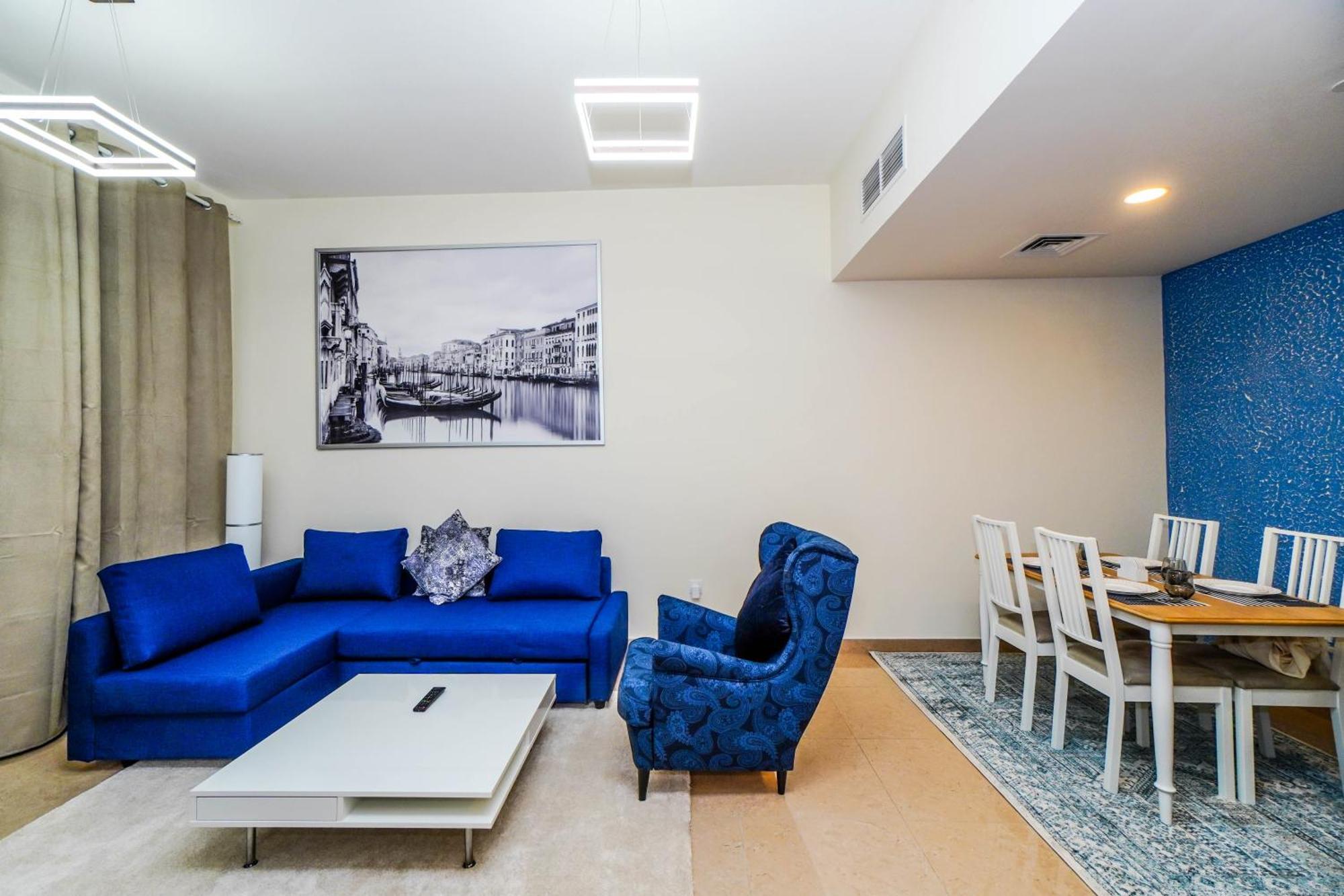 1 Bedroom Apt, Miracle Garden With Rooftop Pool, King Bed, Gym,100mbps Apartment Dubai