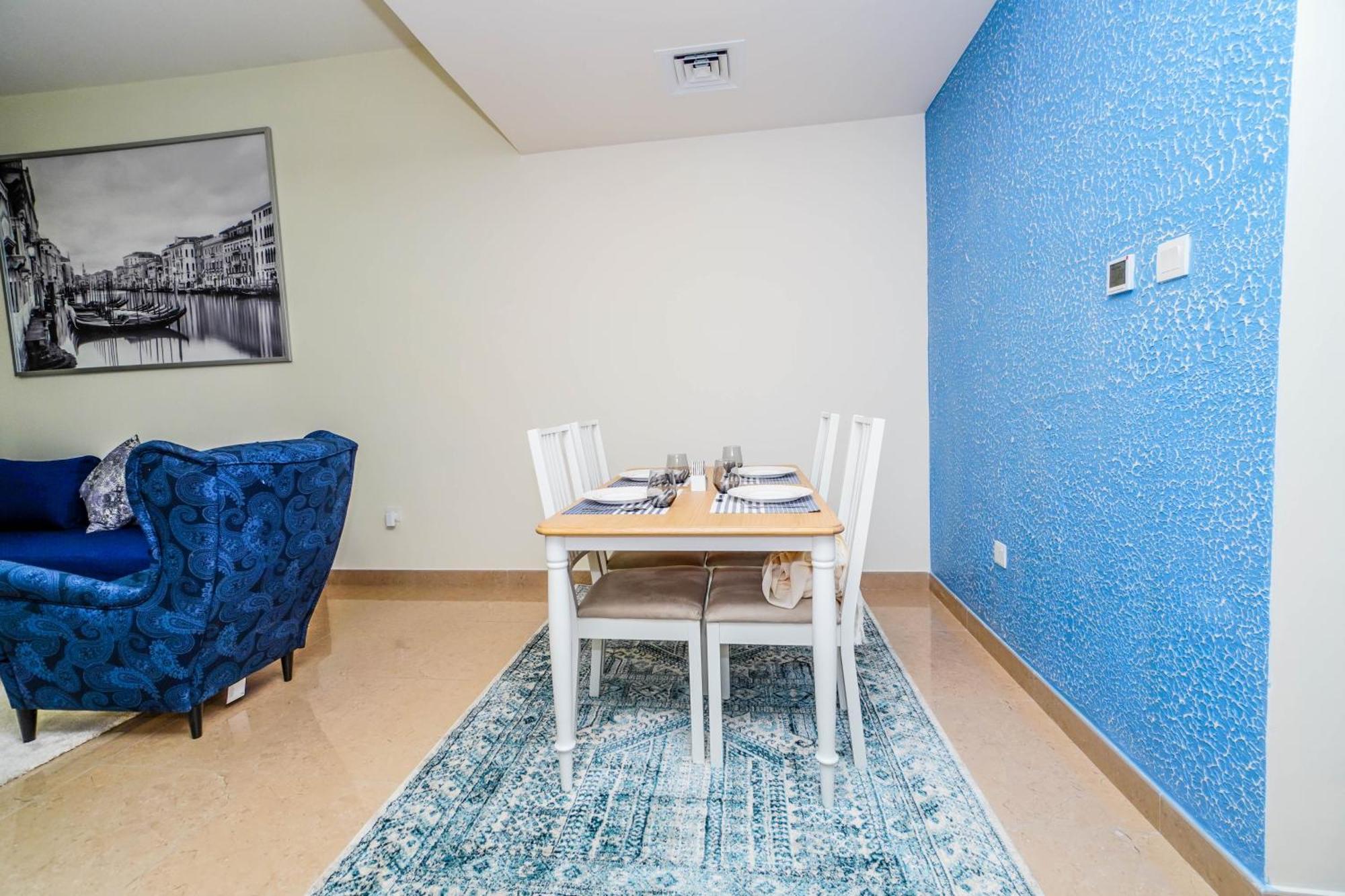 Apartamento 1 Bedroom Apt, Miracle Garden With Rooftop Pool, King Bed, Gym,100mbps Dubái