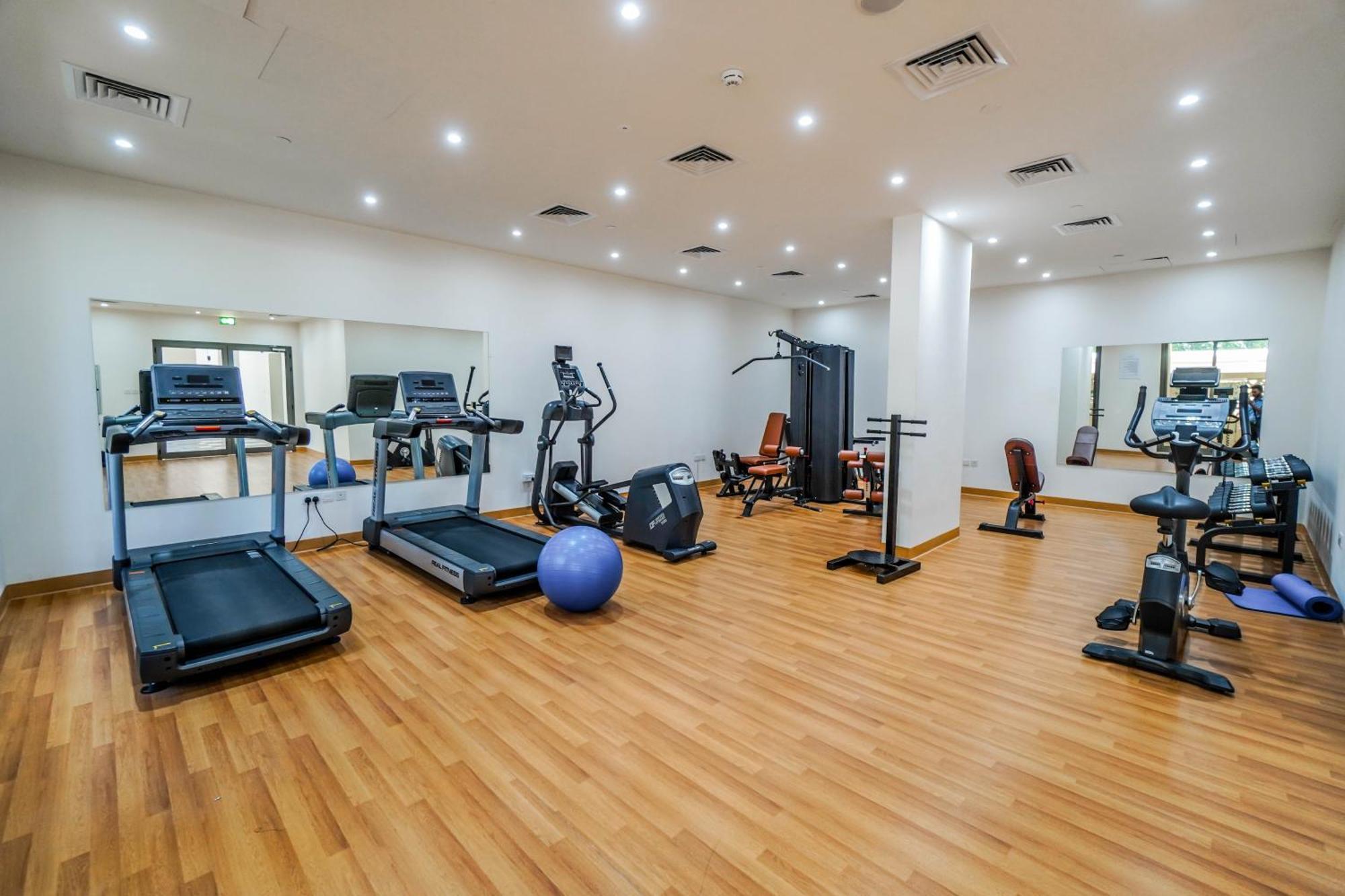 1 Bedroom Apt, Miracle Garden With Rooftop Pool, King Bed, Gym,100mbps