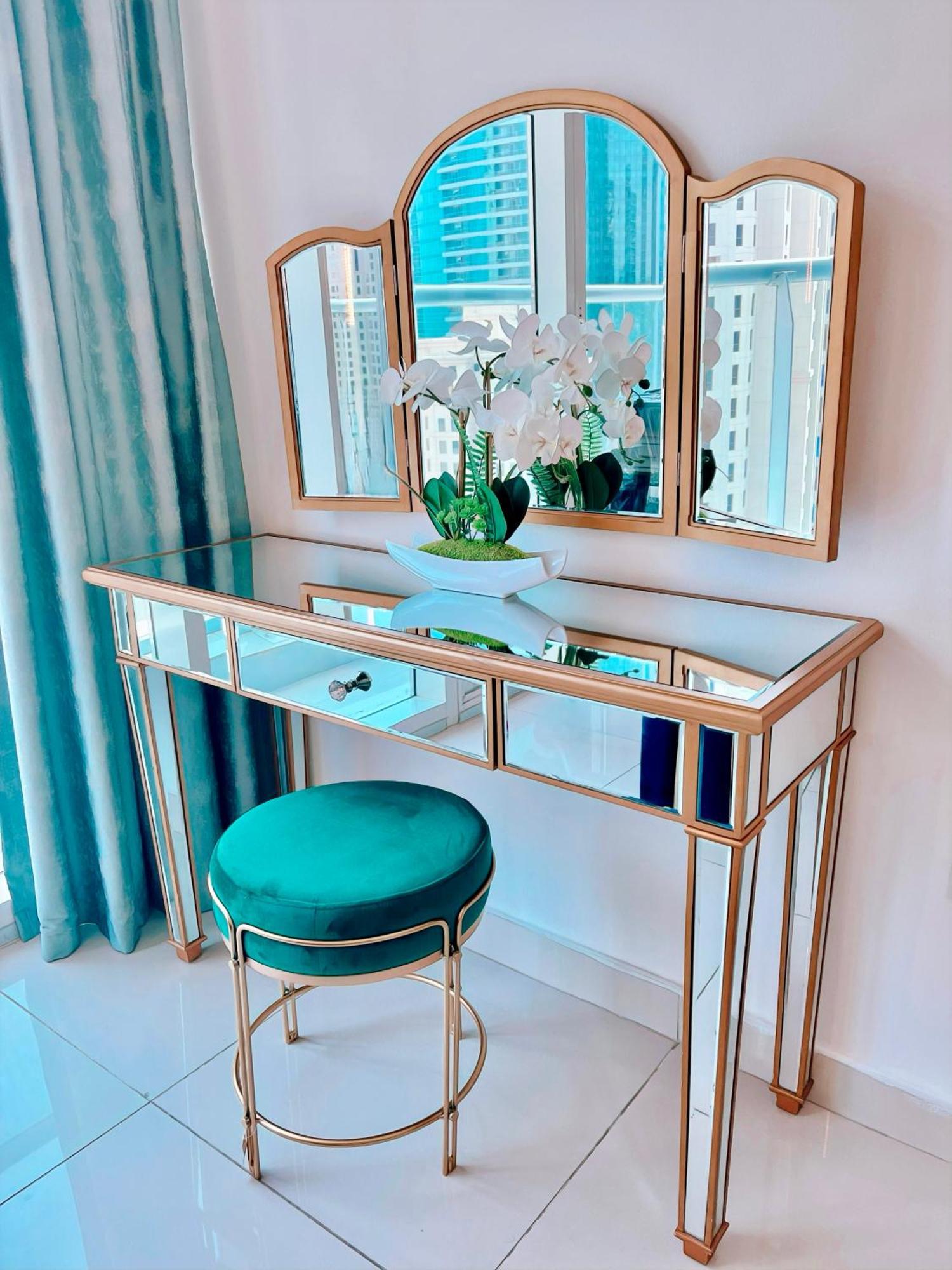 5 Star Serviced With Beach Access In The Heart Of Marina Free Welcome Gift Box Upon Arrival Appartement