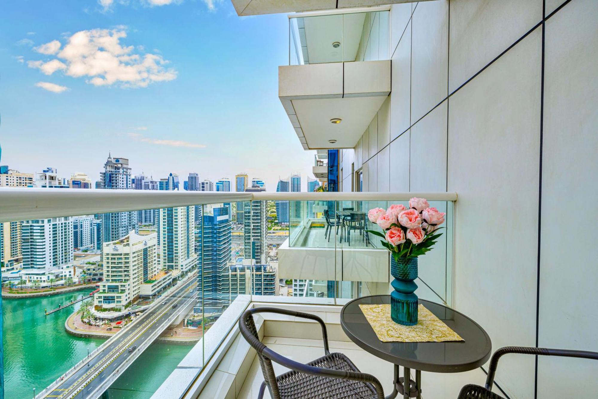 Apartemen 5 Star Serviced With Beach Access In The Heart Of Marina Free Welcome Gift Box Upon Arrival *