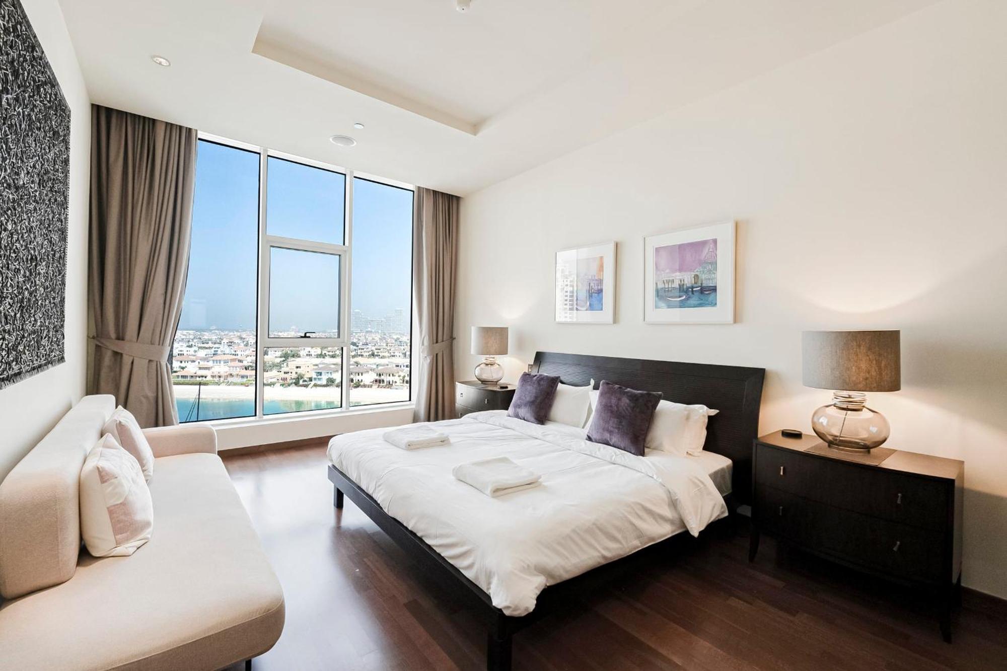 2 Bd Tiara Palm Views, & Pool, Amazing Views Of The Palm