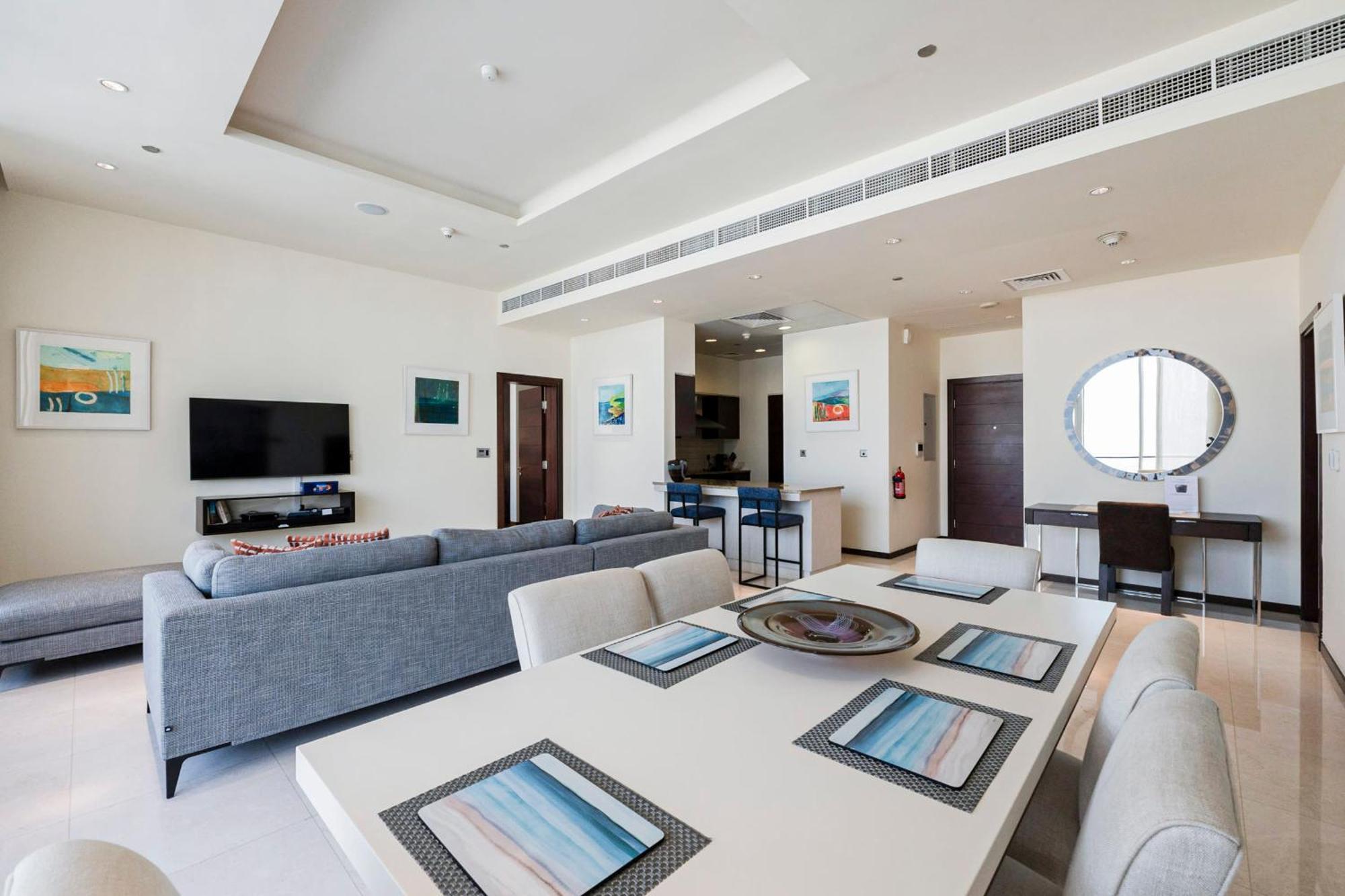 2 Bd Tiara Palm Views, & Pool, Amazing Views Of The Palm