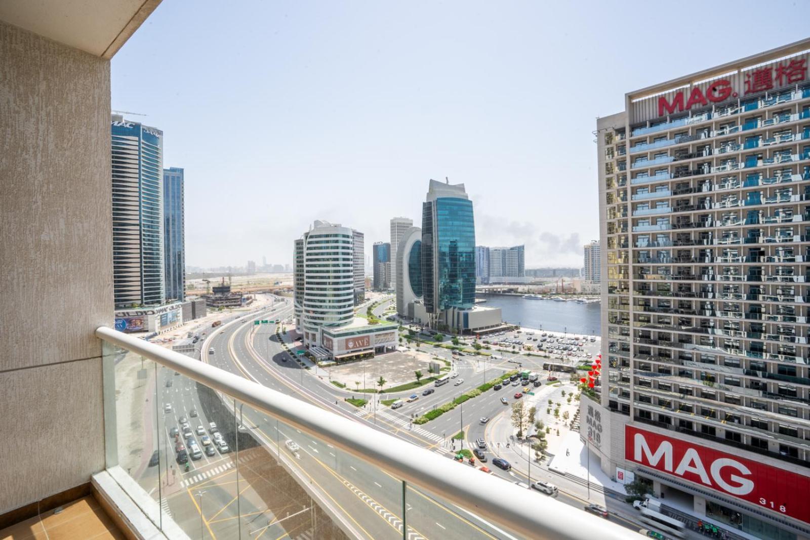 Rh- Prime Location, Spacious 2br, Walk To Mall Appartamento