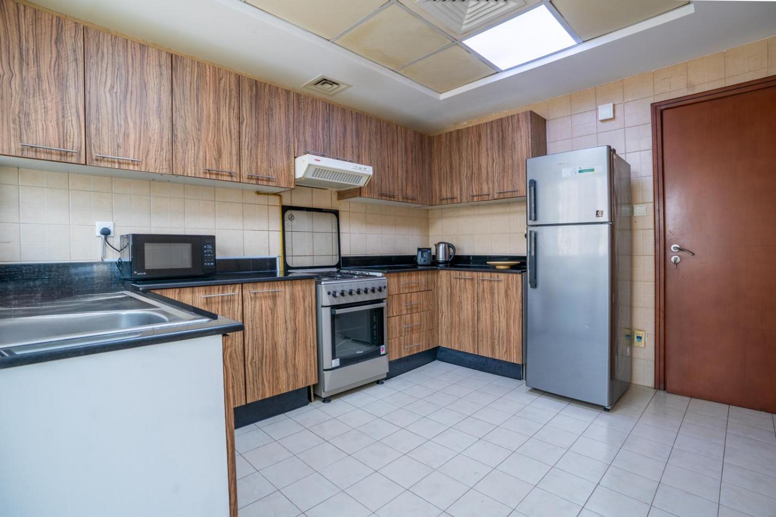 Rh- Prime Location, Spacious 2br, Walk To Mall Appartamento