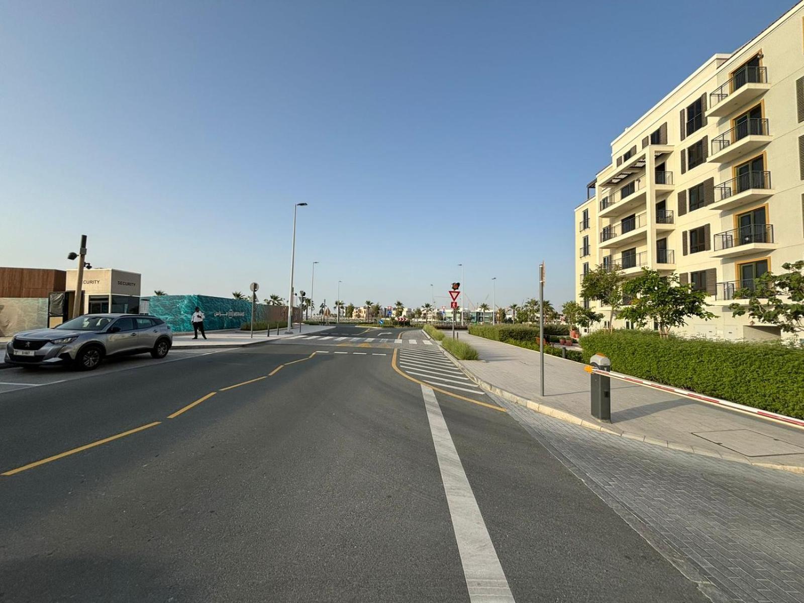 Apartment Lc22 - Elegant 1br With Beach Access In La Cote Building *