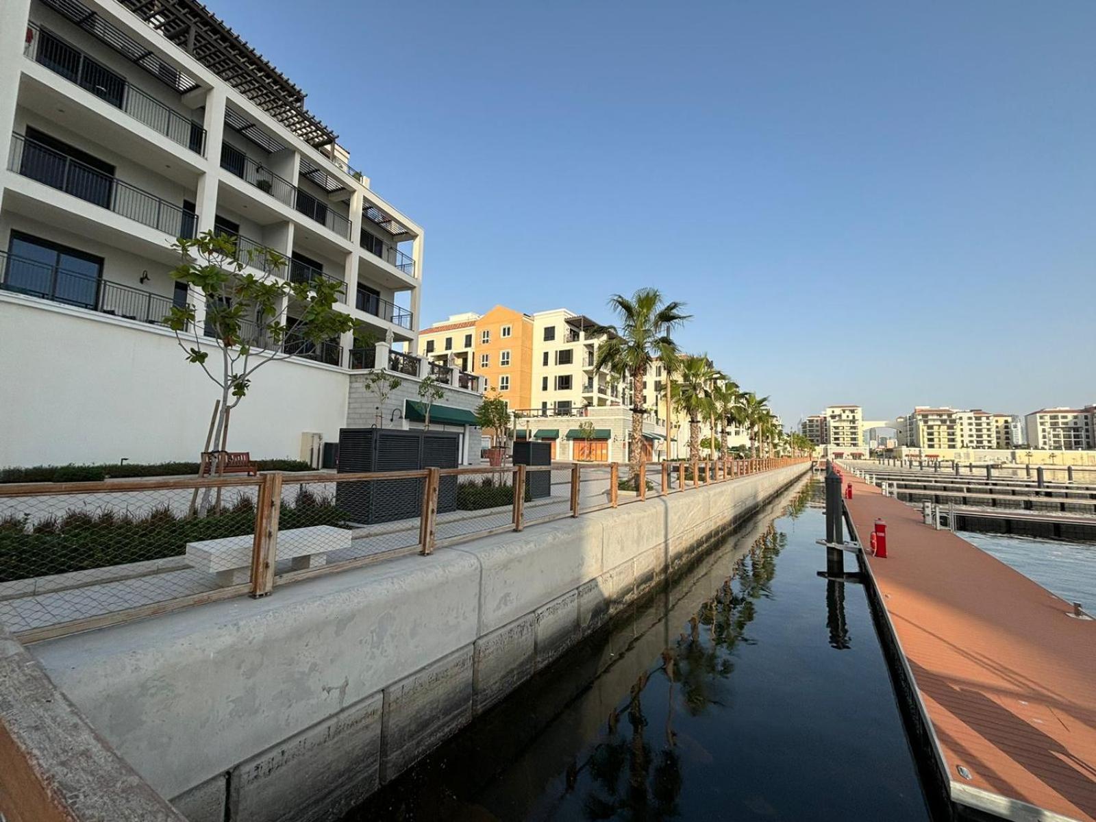 Apartment Lc22 - Elegant 1br With Beach Access In La Cote Building Dubai