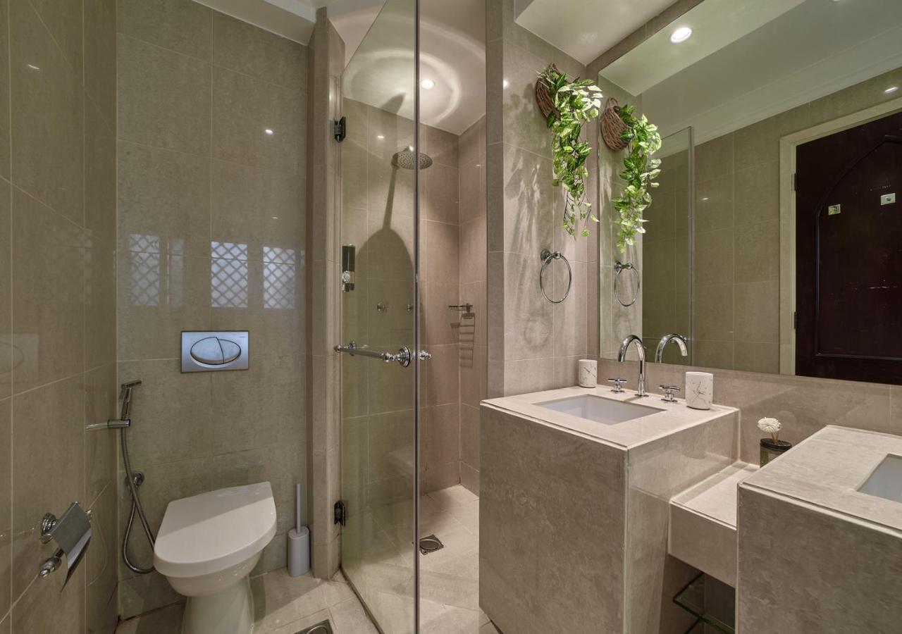 Apartament Burj Khalifa Partial View Peak Living Luxury 2br Souk Al-bahar Beside Mall-golden Homes