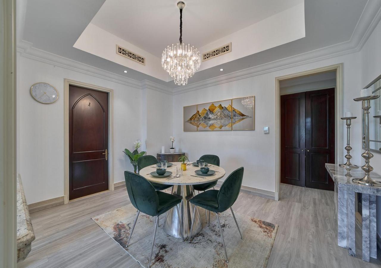 Burj Khalifa Partial View Peak Living Luxury 2br Souk Al-bahar Beside Mall-golden Homes Apartament *