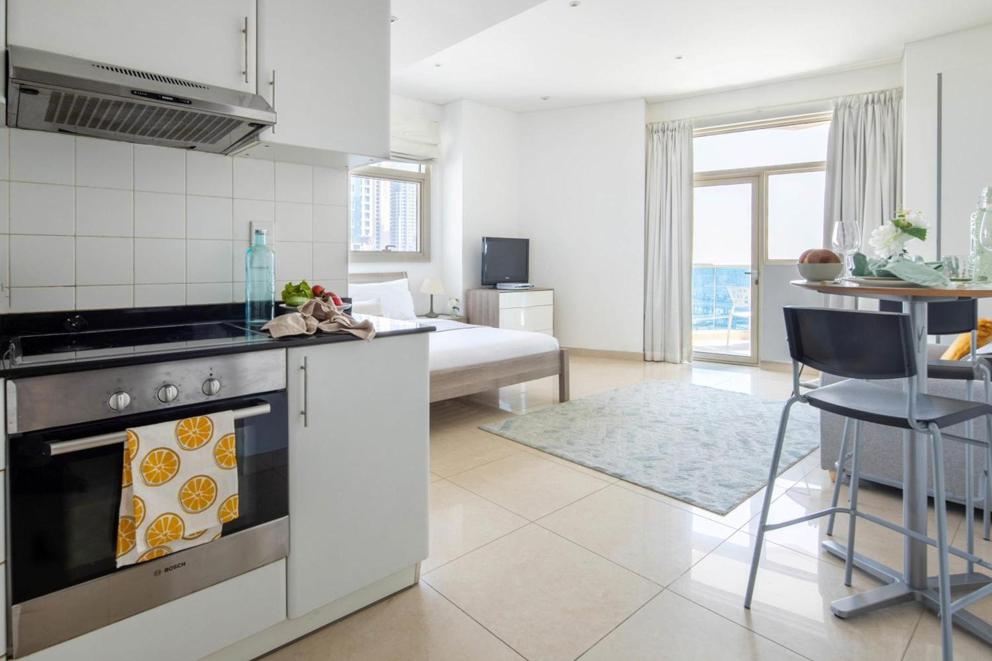 Frank Porter - Yach Bay Apartment *