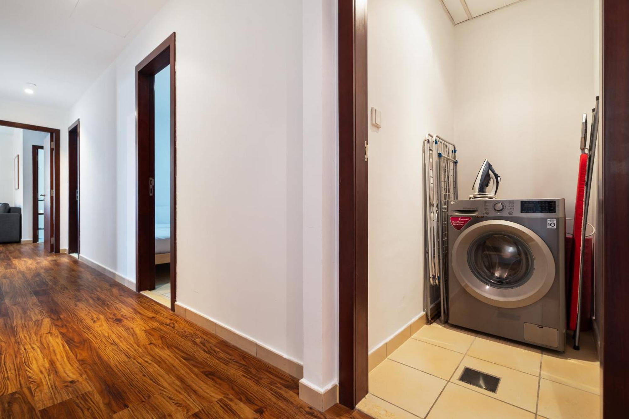 Specious 5br Maid On Jbr Prime Location! Walk To The Mall, Dining & Entertainment - By Sunkissed Homes Apartamento *