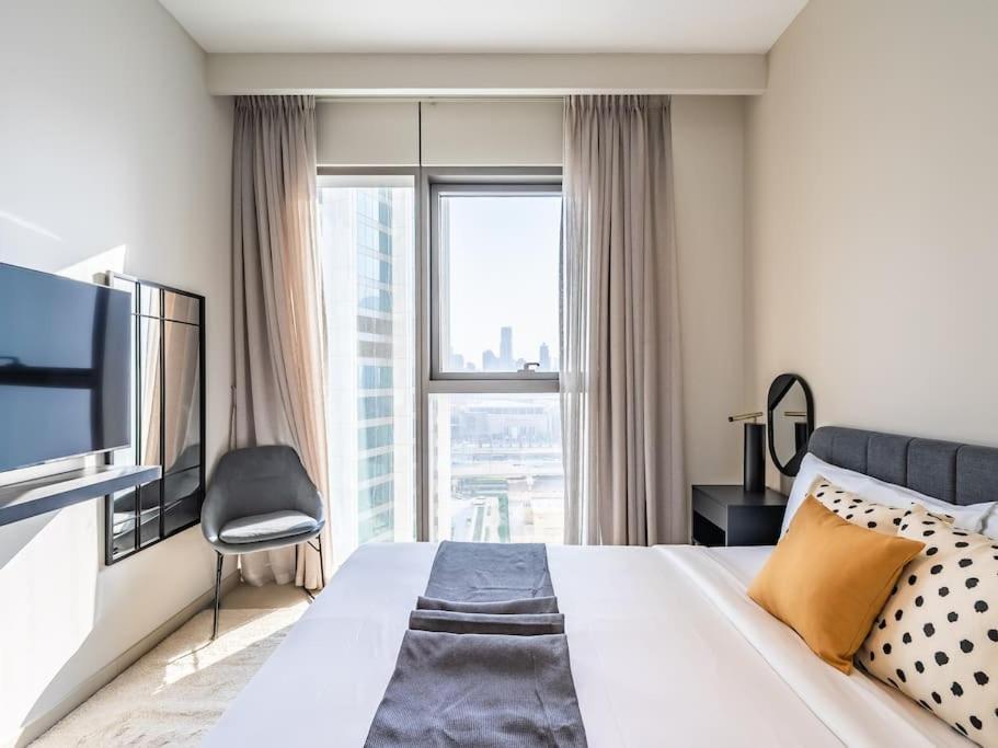 Fully Furnished With Mall Access Appartement