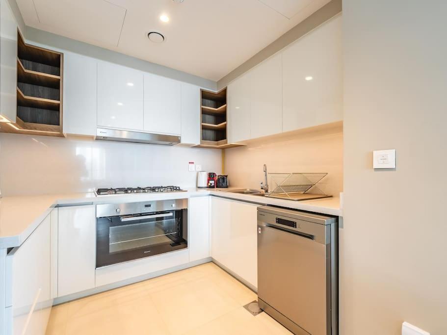 Fully Furnished With Mall Access Appartement *