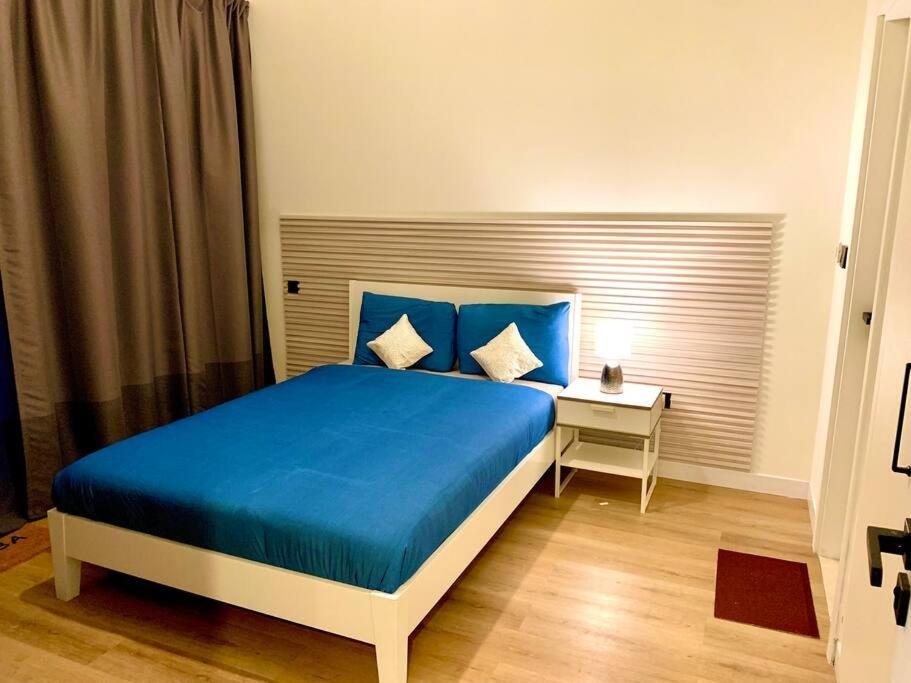 Ezhomes *