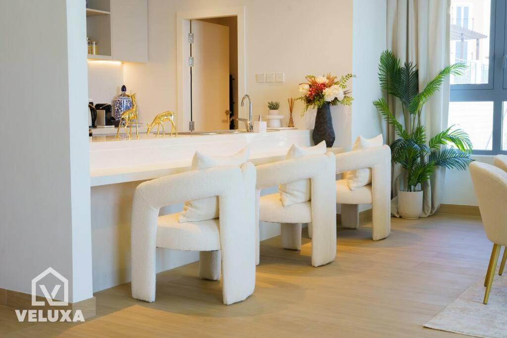 Veluxa - Stunning Sea View - Luxe 3 Bed In La * Dubaï