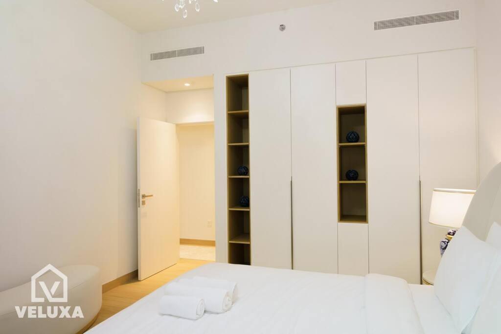 Veluxa - Stunning Sea View - Luxe 3 Bed In La Appartement