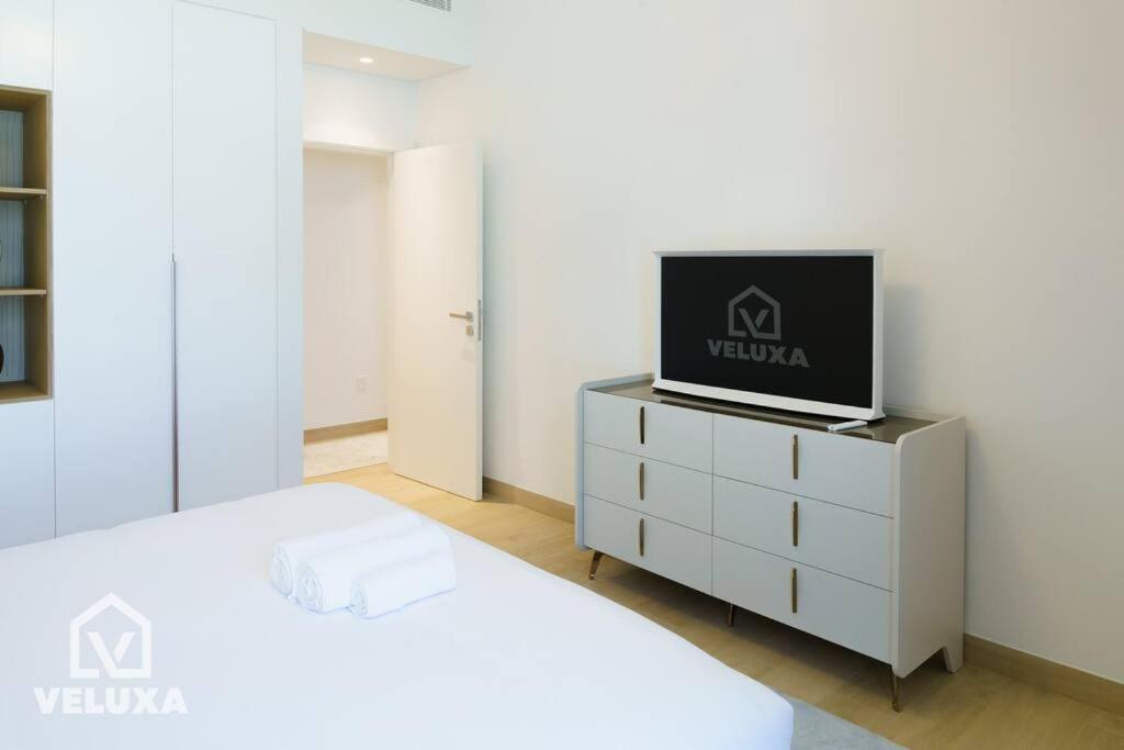 Veluxa - Stunning Sea View - Luxe 3 Bed In La *