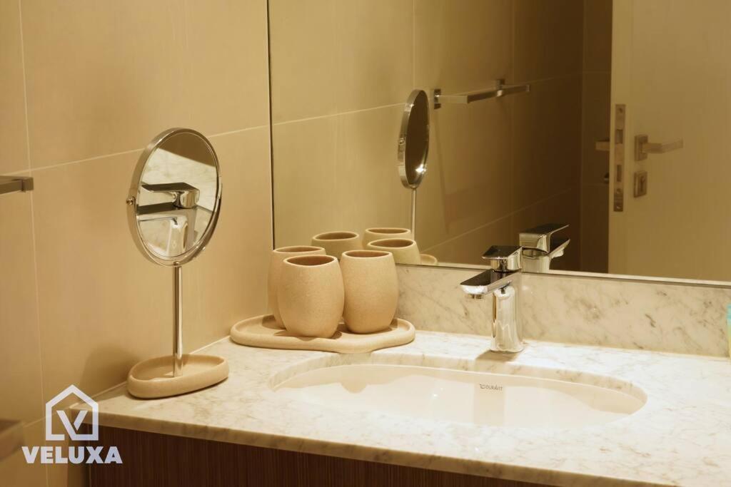 Veluxa - Stunning Sea View - Luxe 3 Bed In La Appartement