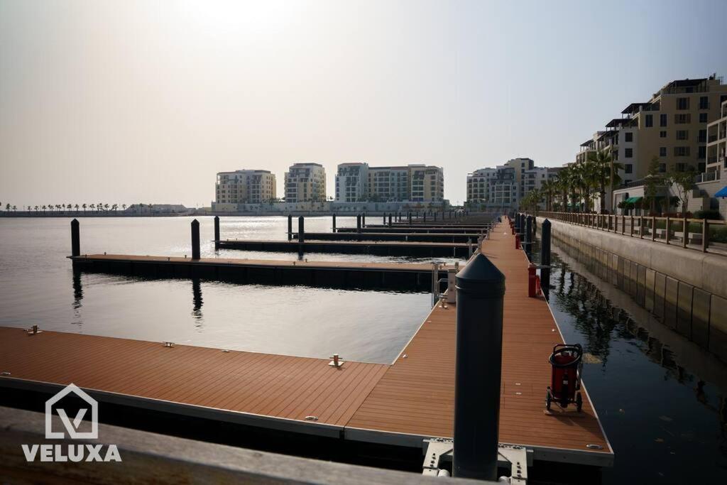 Veluxa - Stunning Sea View - Luxe 3 Bed In La Dubaï
