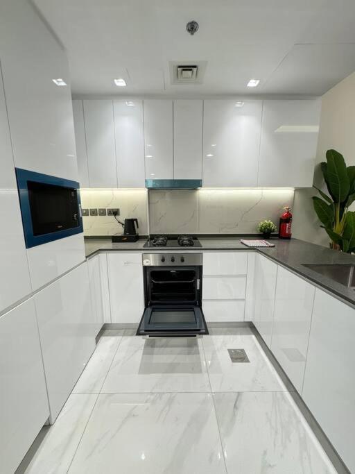 Apartamento Luxurious Private Pool Dubai