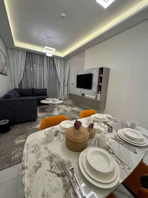 Apartamento Luxurious Private Pool Dubai