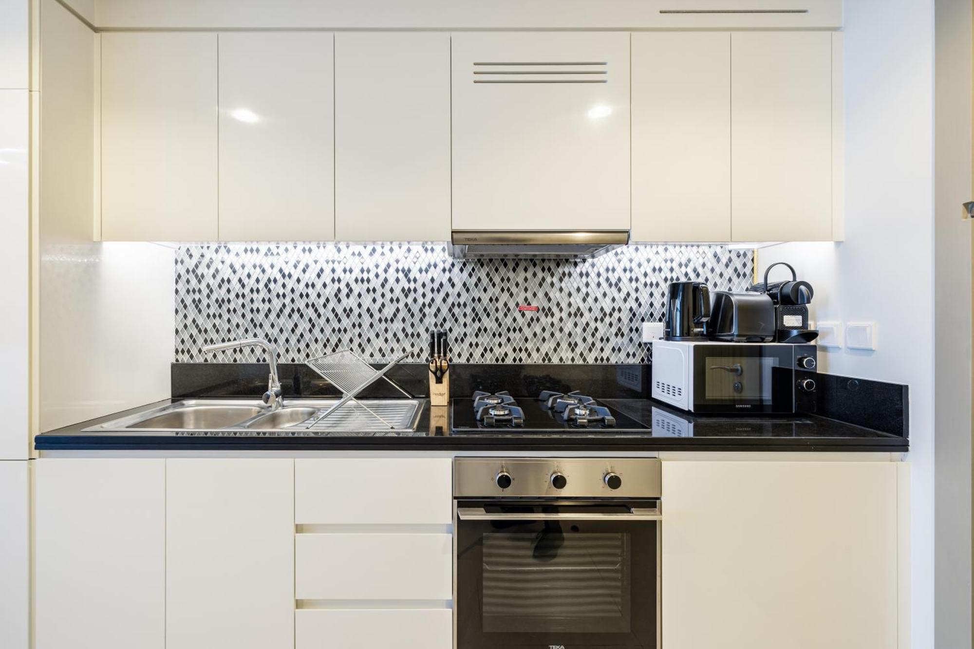 A Living - Luxury In Aykon Canal Views, Business Bay * Dubaï
