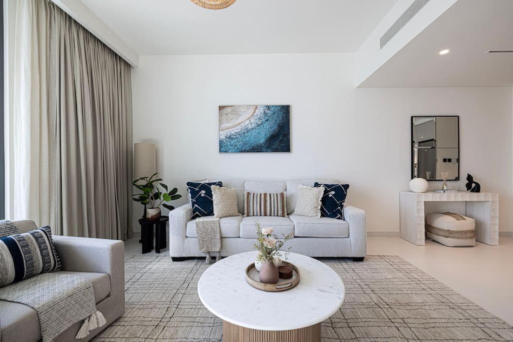 Luxury 1br - Private Access Appartement Dubaï