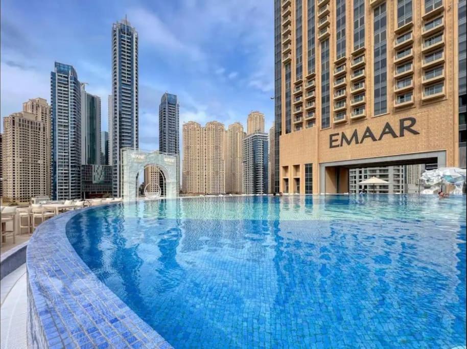 One Bedroom In Jw Marriott Marina