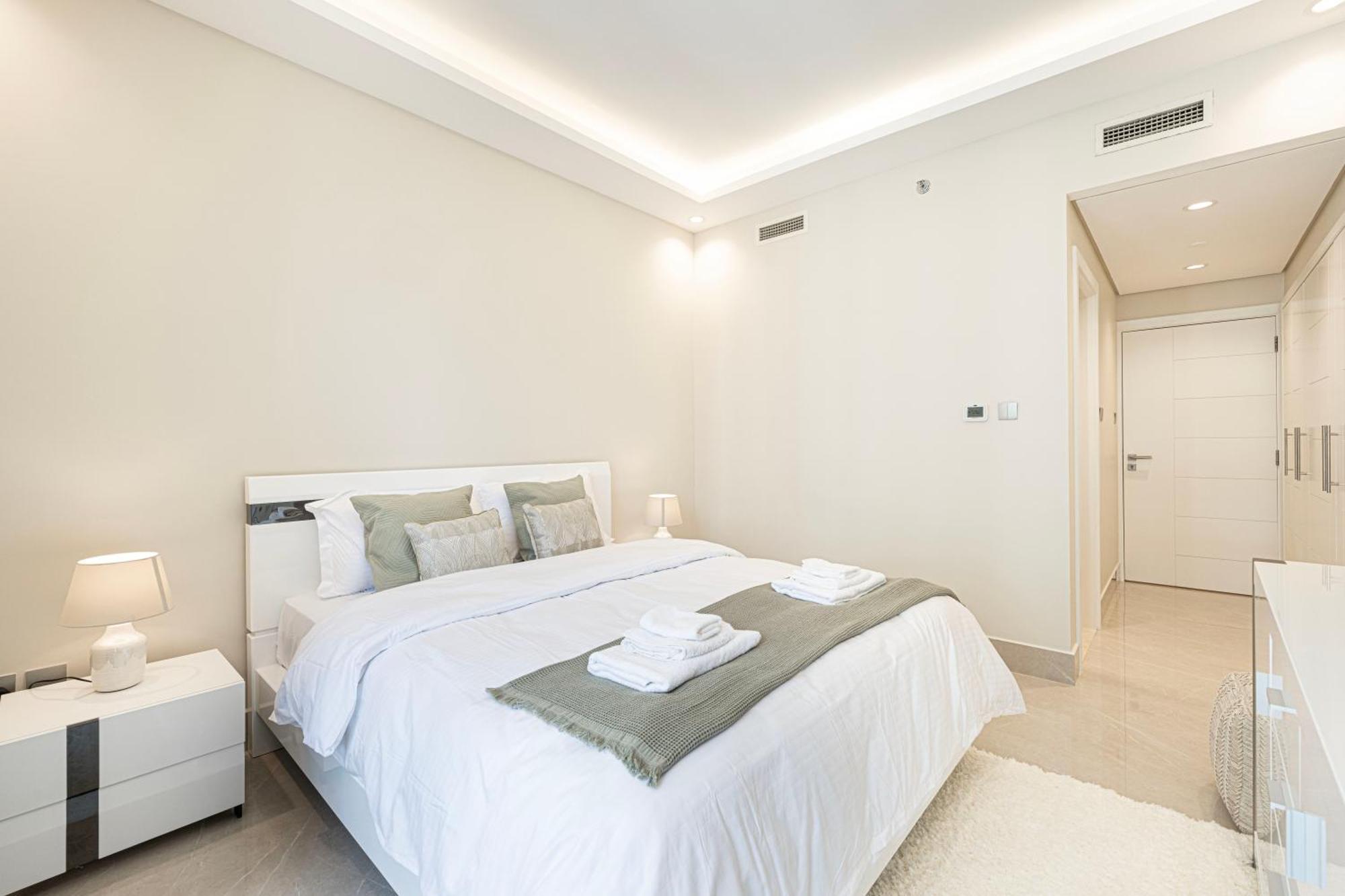 Stunning Burj And Fountain View - 2br Apartemen *