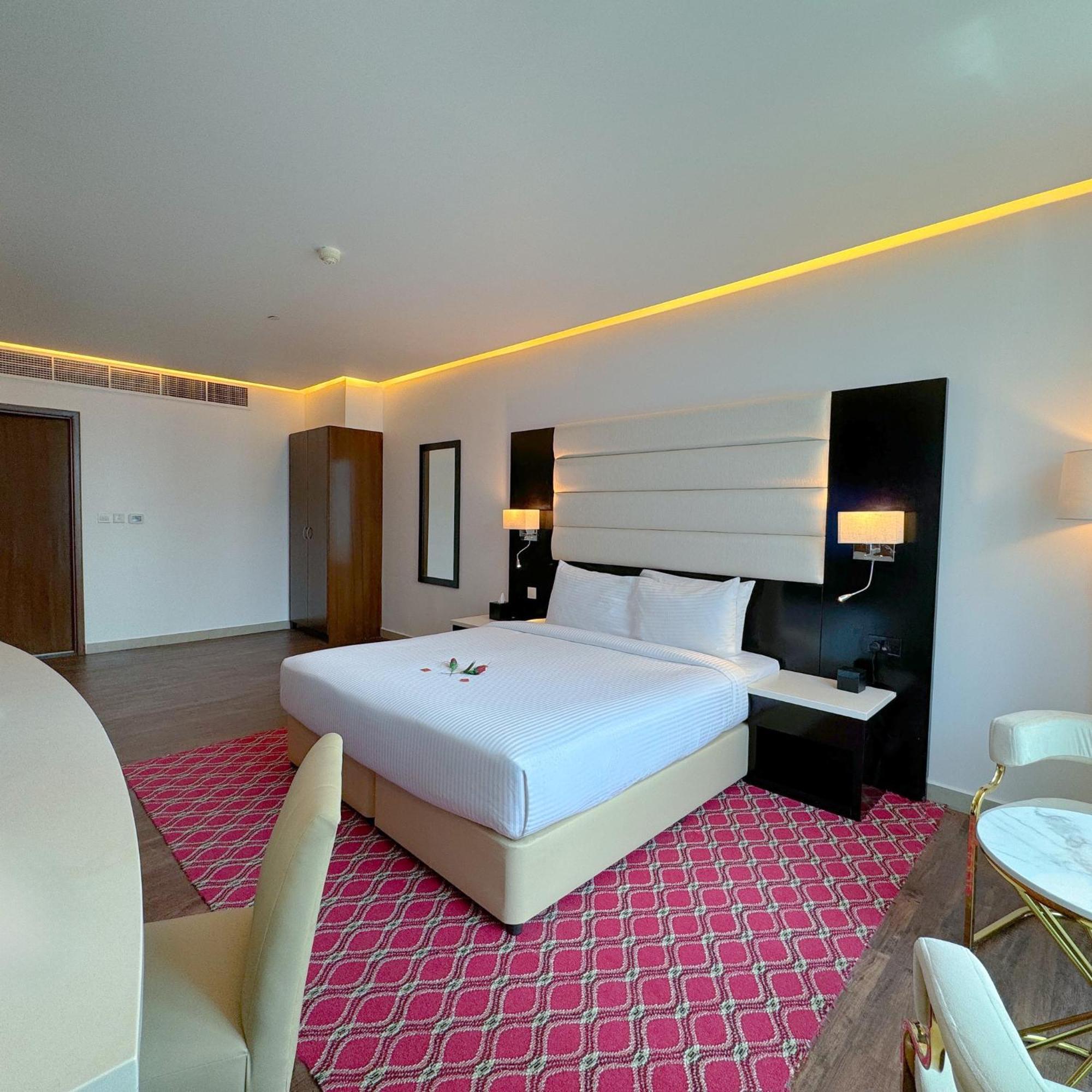 Emirates Grand