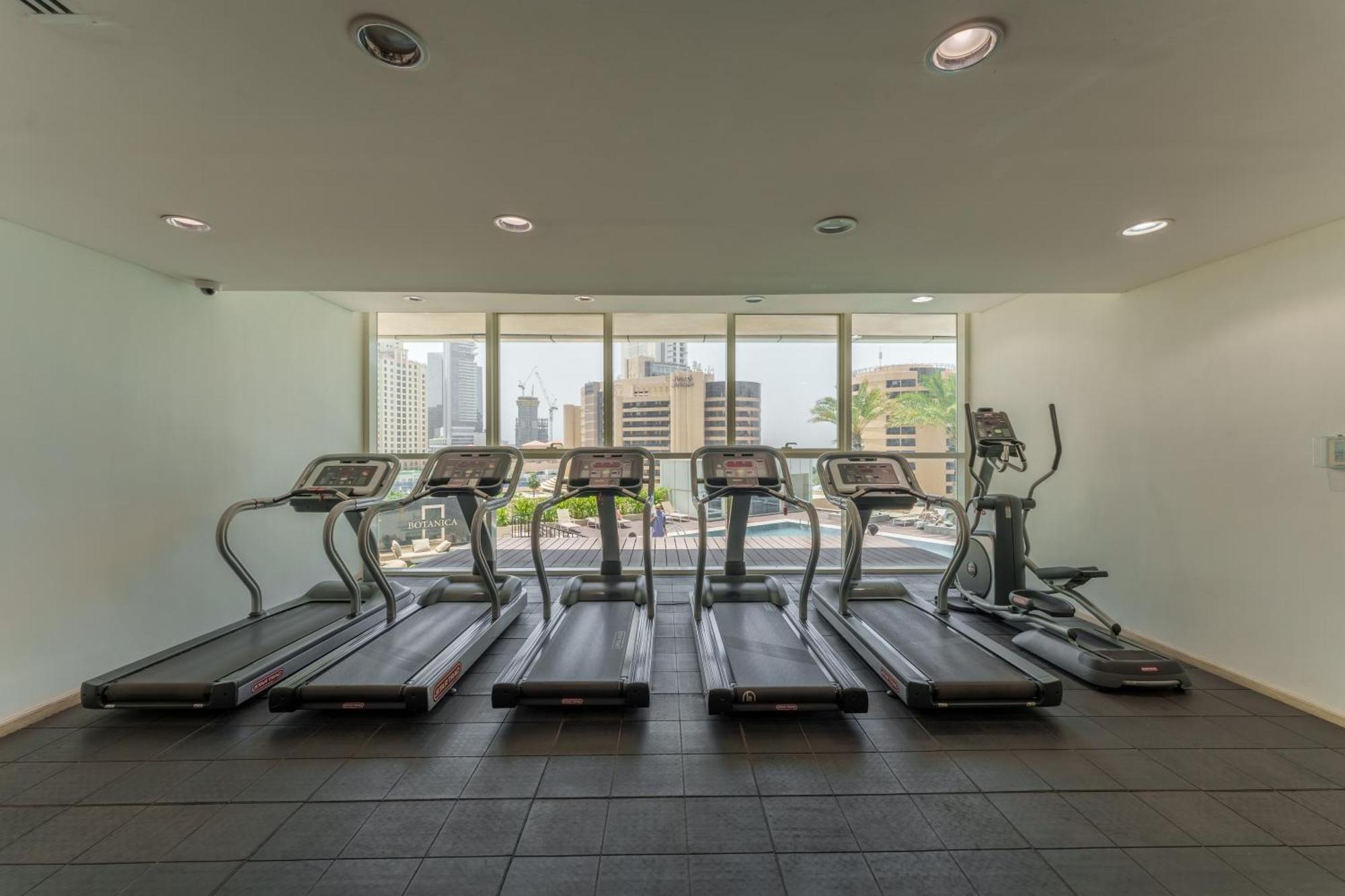 Marina Seaside Living Prime Location By The