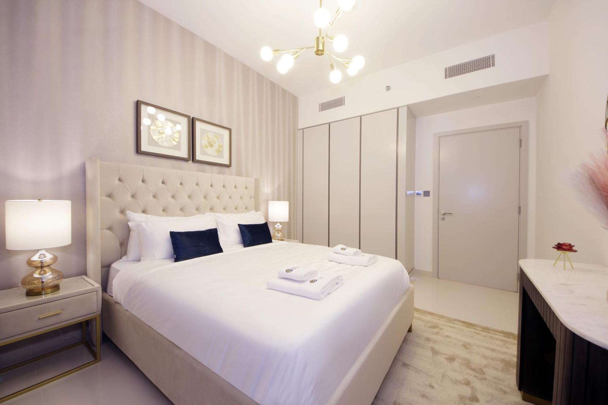 Incredible Sea View 2bhk - Private Access - Emaar Beachfront Appartement Dubaï