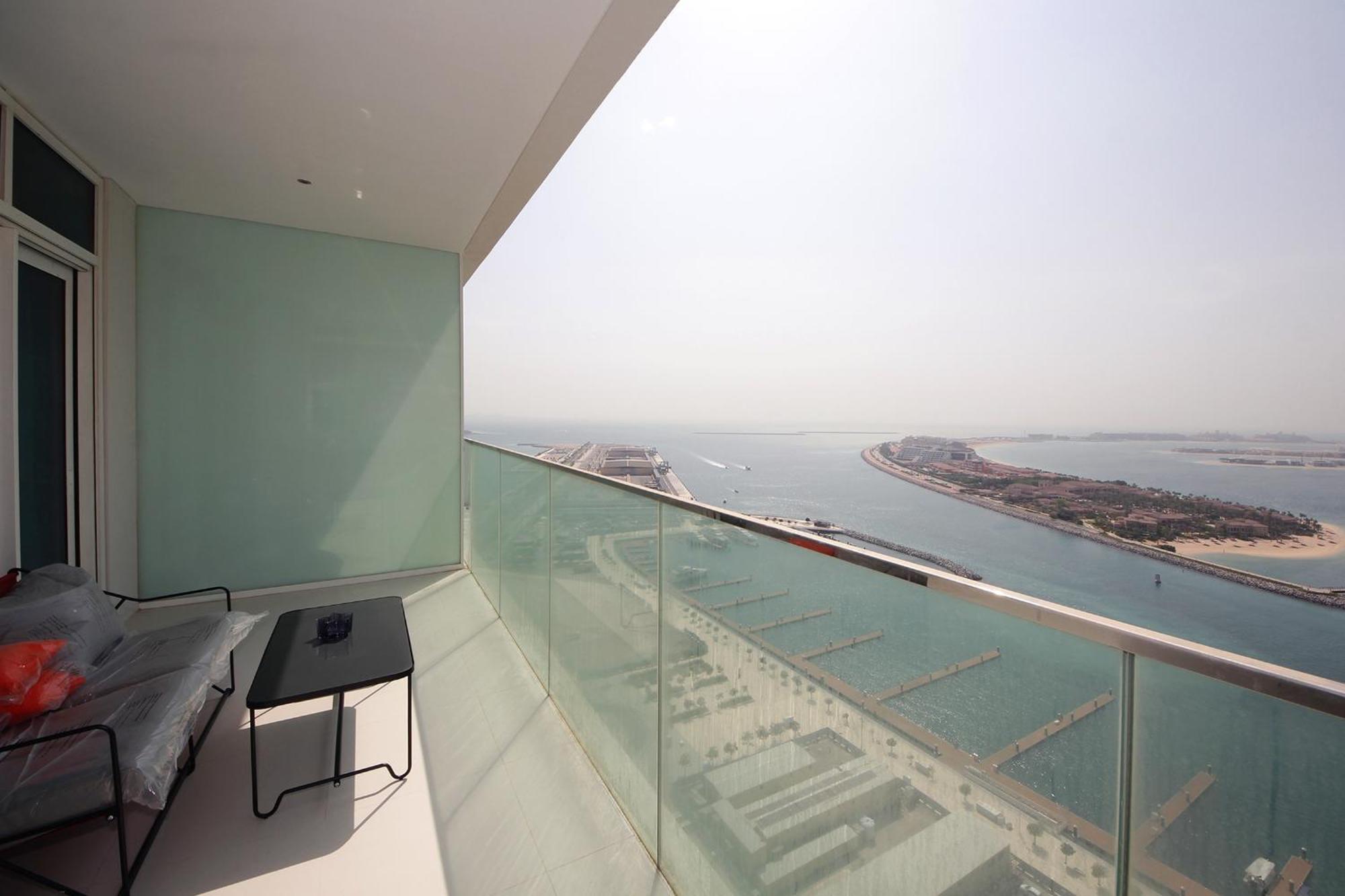 Incredible Sea View 2bhk - Private Access - Emaar Beachfront Appartement Dubaï