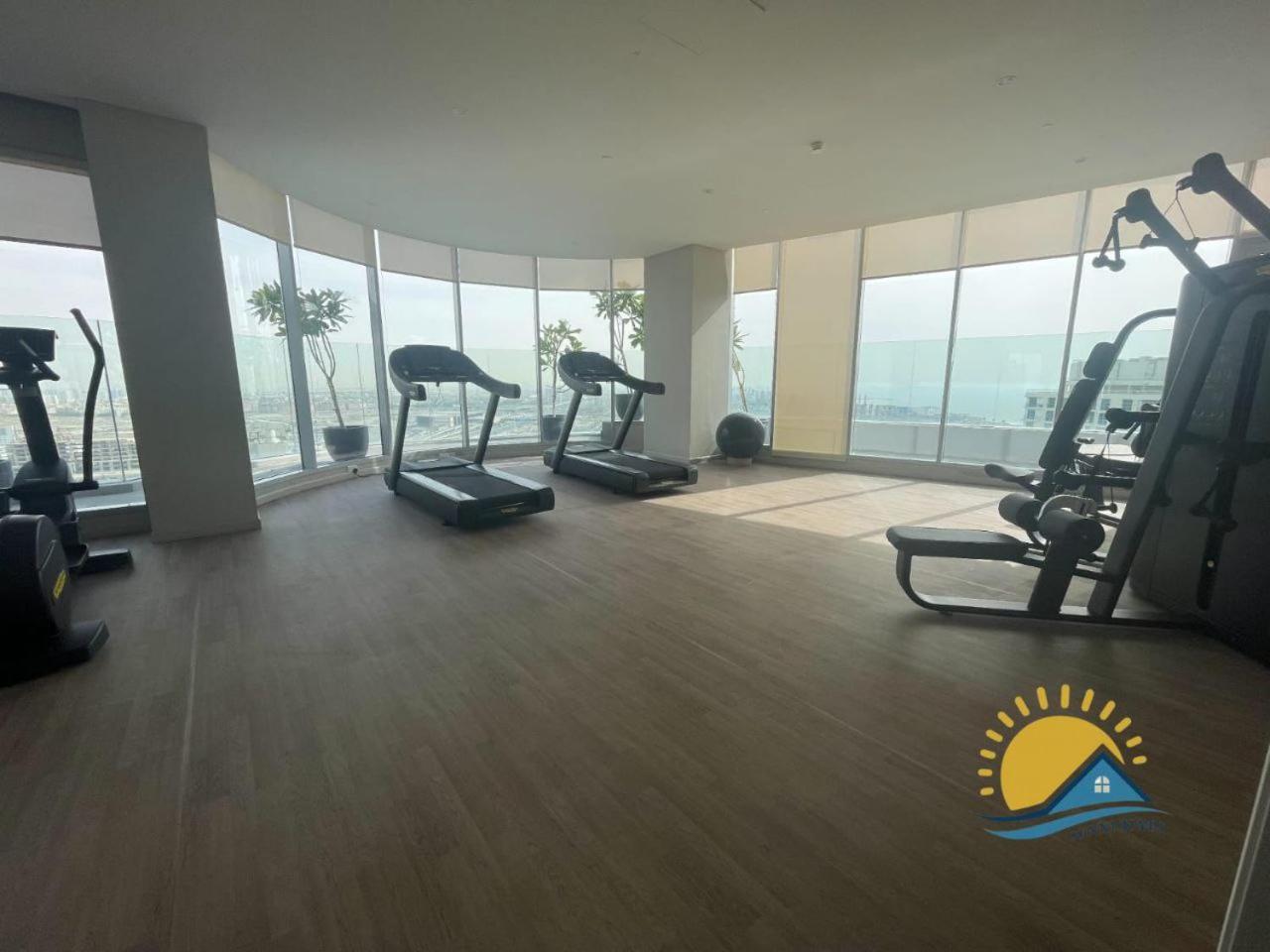 Appartement Marina Walk Gem Modern With Pool & Gym Access, Steps To & Metro Dubai