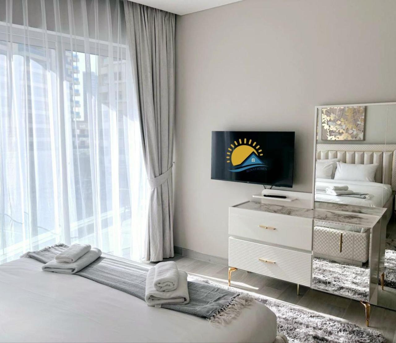 Appartement Marina Walk Gem Modern With Pool & Gym Access, Steps To & Metro